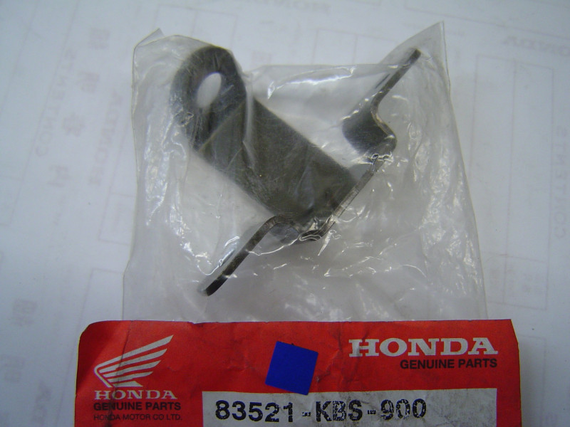 Support Caches Latéraux Honda NSR125R - Réf 83521KBS900