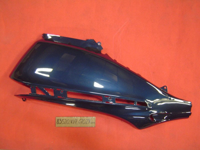Cache latéral AR droit Honda CH125 Spacy B142P - Occasion
