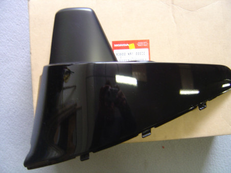 Cache latéral droit Honda VT600C 1991 – Réf. 83600MR1000ZC