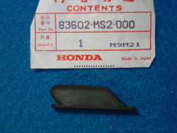 Silentbloc de caches latéraux de honda CBR1000F 89-99 83602MS2000 83602-MS2-000