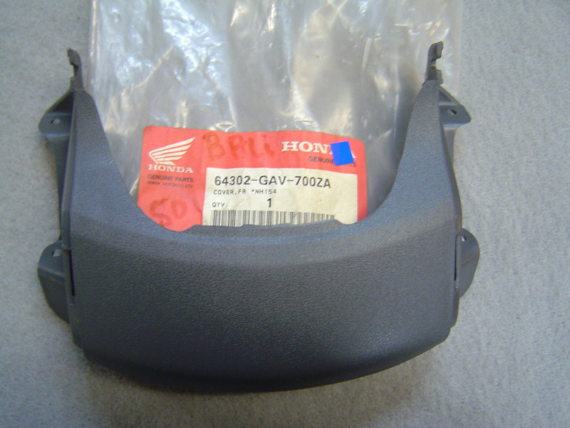 Couvercle avant central Honda SJ50 Bali 93-94 NH154R