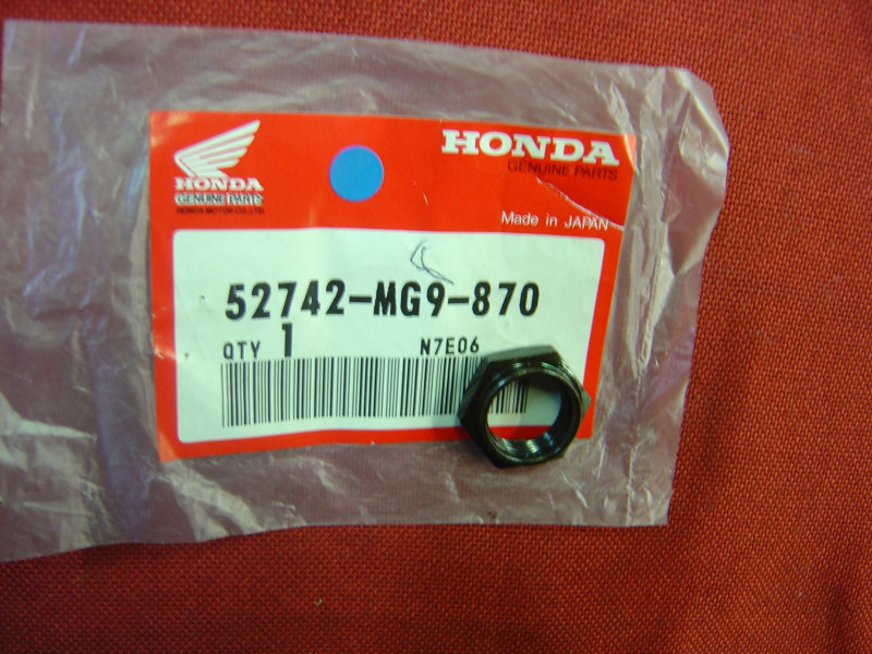 Écrou valve gonflage amortisseur Honda GL1200 - 52472MG9870