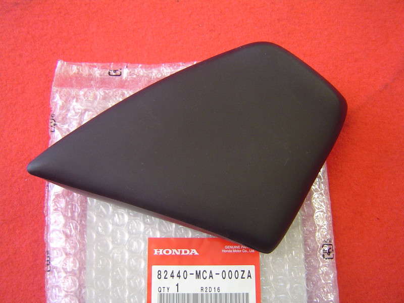 Rembourrage accoudoir gauche Honda GL1800 NH1 - 82440MCA000ZA