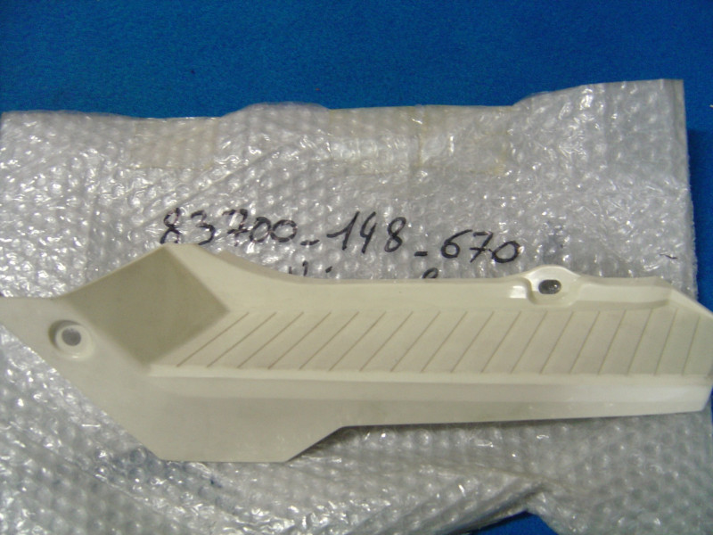 Carter marchepied gauche Honda PA50 Camino 83 blanc nacré