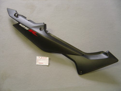 Cache latéral gauche pour CBR125 2004