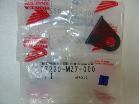 Bouchon carénage arrière Honda VFR750 94-97 réf 77220MZ7000