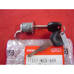 Serrure sacoche Honda ST1300 02-17 – Réf. 77227MCSG00