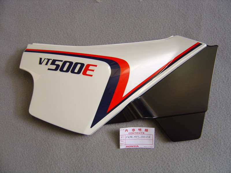 Cache latéral droit Honda VT500E - Réf. 836A4MF9000ZA