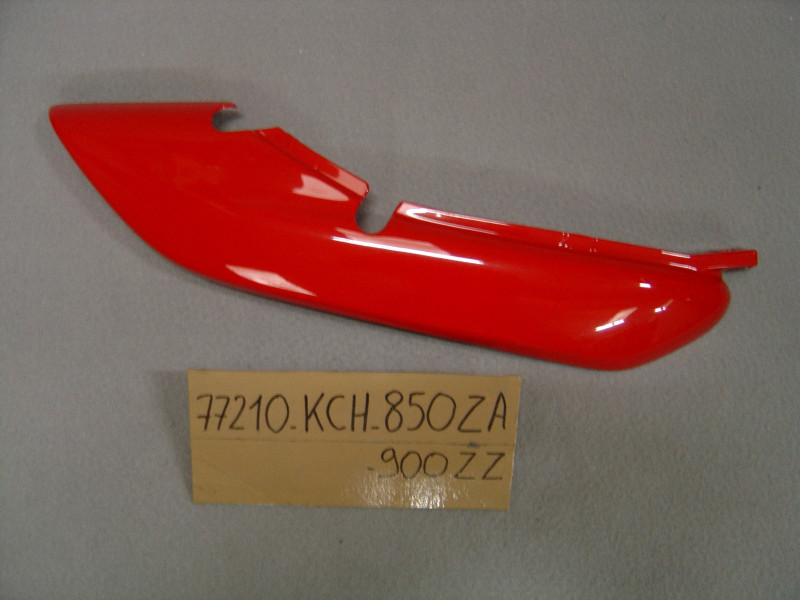 Flanc de selle droit Honda 125 CG 95 - Réf. 77210KCH850ZA