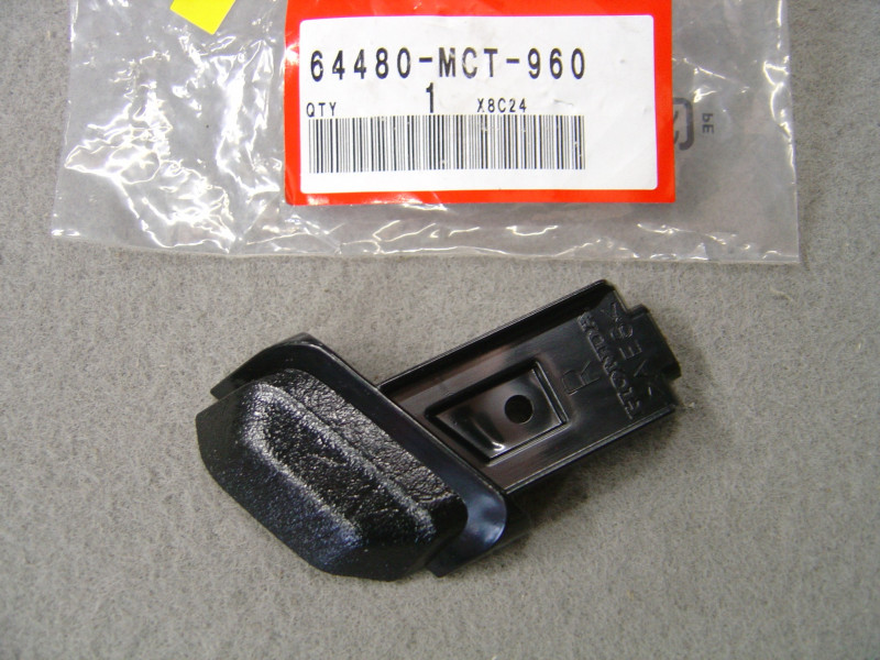 Support caoutchouc gauche carénage Honda FJS600 - 64480MCT960