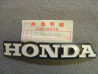 Logo Réservoir Gauche Honda CB250TI CB400TII – Réf. 87121413000