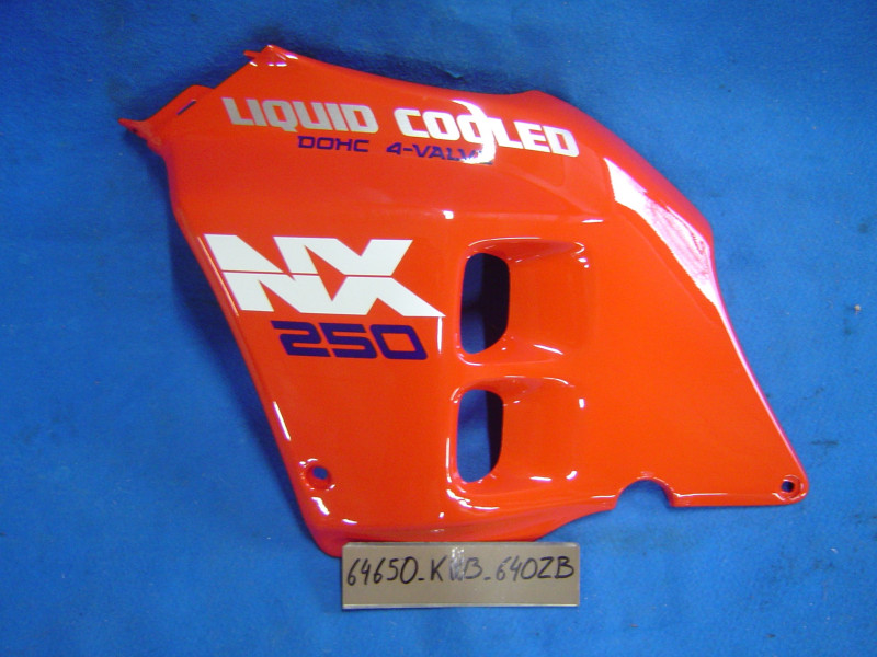 Flanc Carénage Gauche Rouge NX250 Honda 64650-KW3-640ZB
