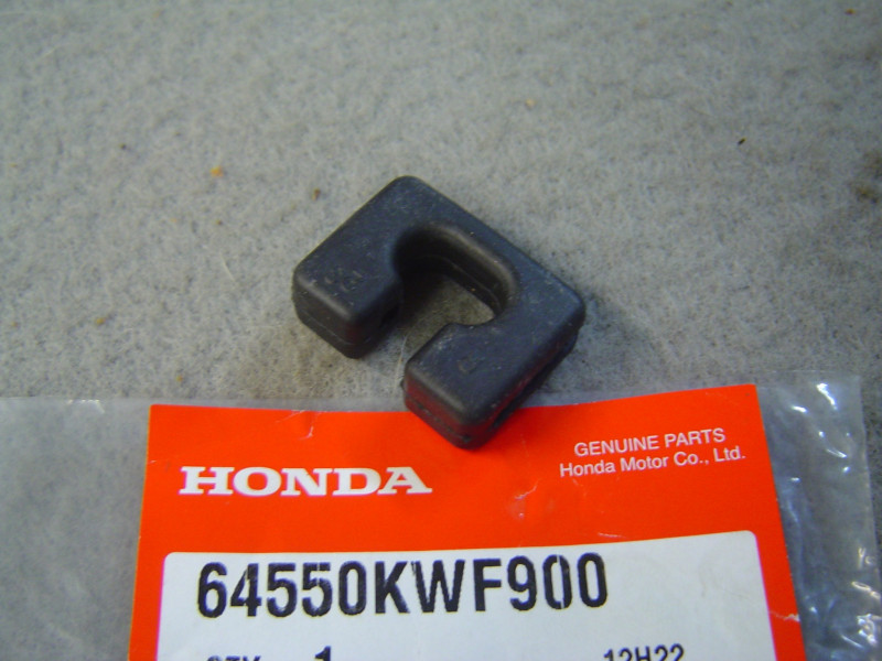 Caoutchouc passe câble compteur Honda CBF125 - 64550KWF900