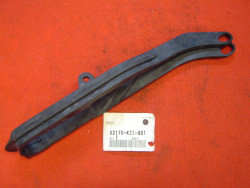Patin guide chaine sur bras oscillant de CR125 98-99 CR250 97-99