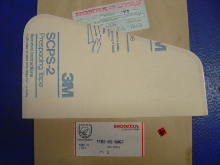Décor gauche dosseret selle Honda NSR125R 1987 | 77353KR1860ZA