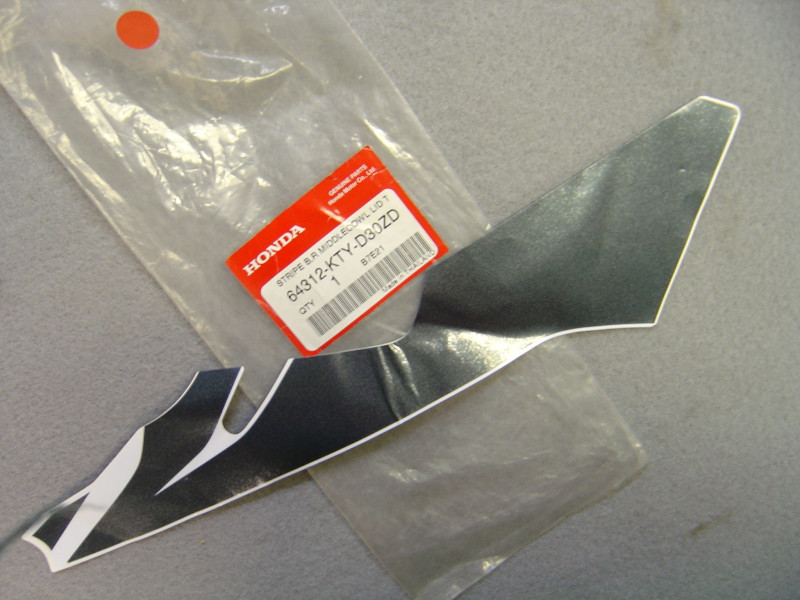 Décor B Auvent Central Droit Honda CBR125RW 07 - 64312KTYD30ZD