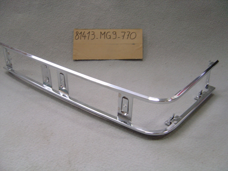 Garniture chromée sacoche gauche Honda GL1200 87 - 81413MG9770
