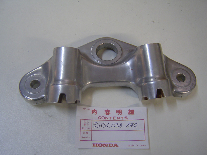 Té supérieur de fourche Honda ST50 ST70 K3 - Réf. 53131098670