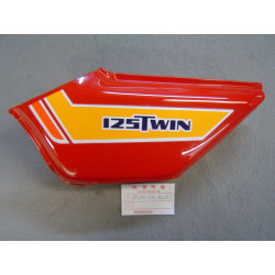 Cache latéral gauche de CB125T2 TA code couleur R33 83640-399-700ZC