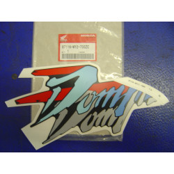 Décor côté droit type 6 Honda NX650P 1993 – Réf. 87116MY2700ZC