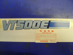 Décor autocollant cache gauche type2 de VT500EF 85