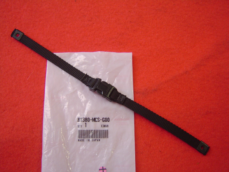 Sangle Couvercle Sacoche Latérale Honda ST1300 81380MCSG00