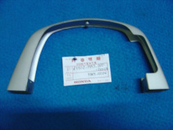 Arceau plastique sur garde boue AV de GL1500 GOLDWING Honda 61102-MN5-000