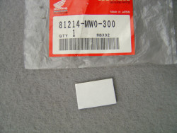 Caoutchouc protection sous réservoir VFR750F VFR800 CB900F HONDA 81214--MW0-300