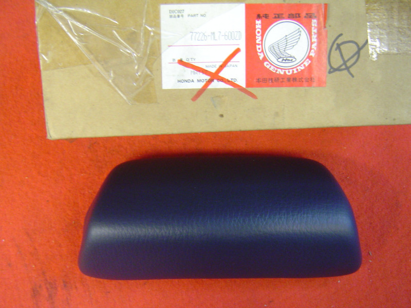 Mousse dosseret selle Honda VFR750 87 - Réf 77226ML7600ZD