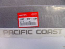 Décor cache coffre Honda PC800 – Réf. 81221MR5300ZA