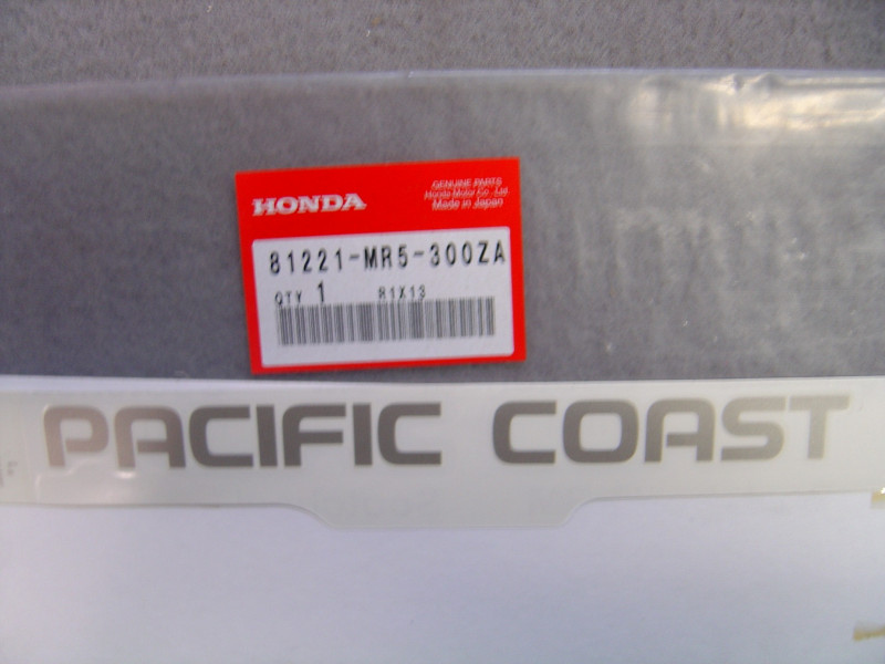Décor cache coffre Honda PC800 – Réf. 81221MR5300ZA