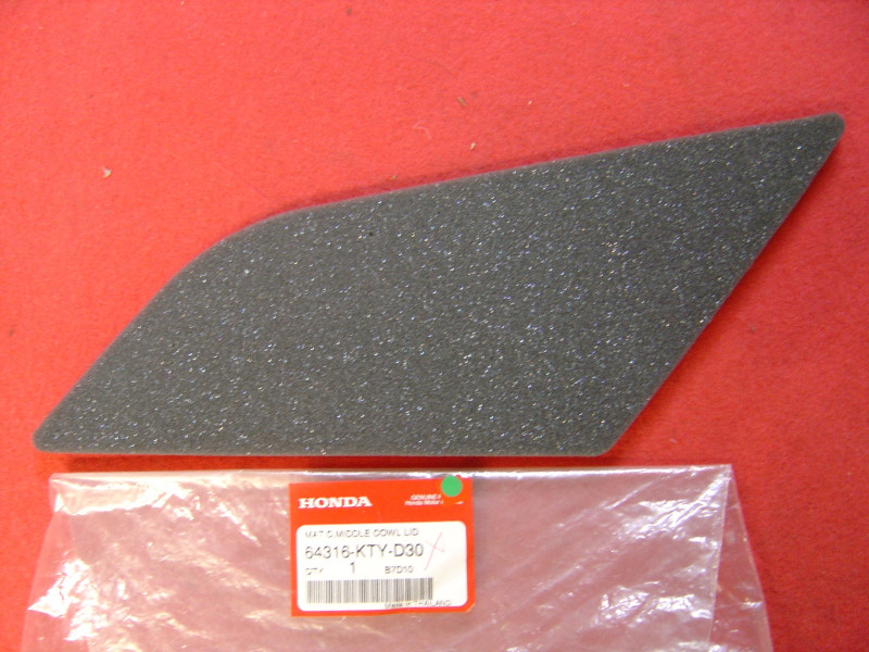 Mousse carénage droit Honda CBR125 2007/2010 - Réf. 64316KTYD30