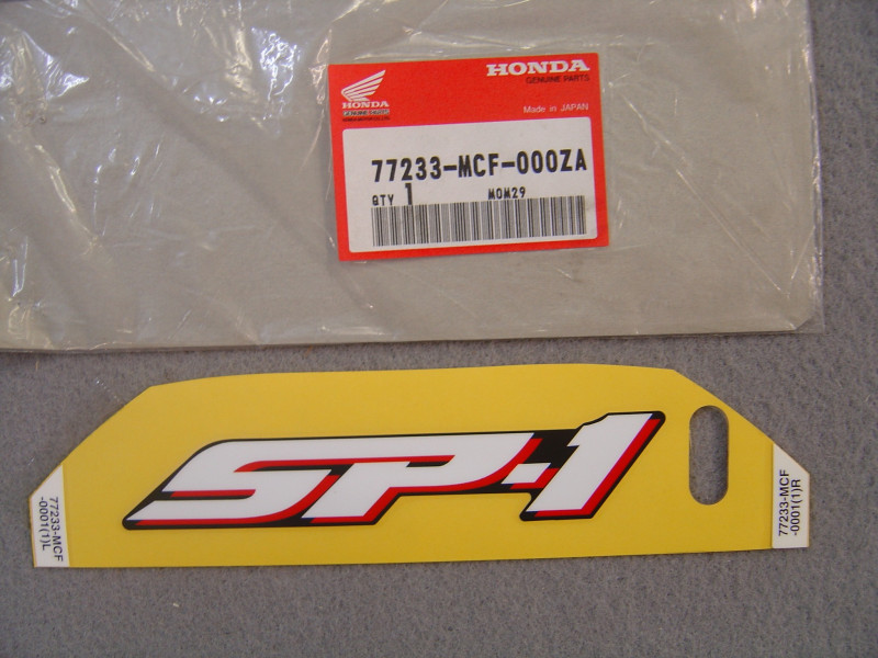 Décor autocollant carénage siège Honda VTR1000SP 77233MCF000ZA