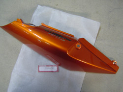 Flanc de selle coté droit de CBF1000 06 code couleur type 5 77315-MFA-D00ZE