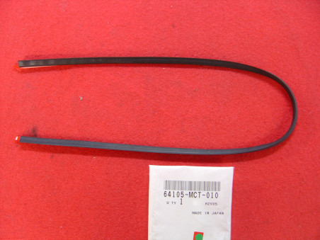Moulure Pare-Brise Honda FJS600 FJS400 - Réf. 64105MCT010