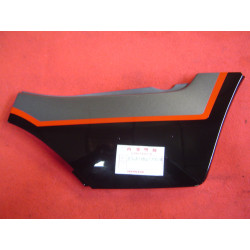 Cache latéral droit Honda VF750 Sabre 1985 neuf 83610-MB0-890ZA