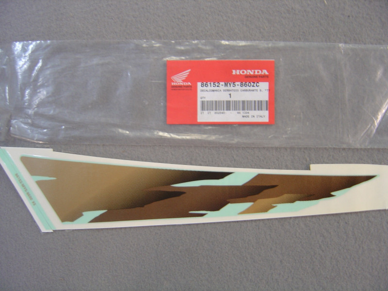 Autocollant réservoir gauche Honda CB500T – Réf. 86152MY5860ZC