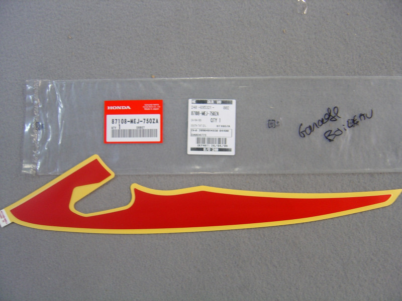 Décor Autocollant Carénage Arrière Droit Honda CB1300F13 NH341