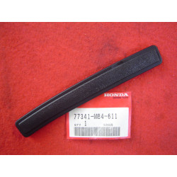 Enjoliveur sissi-bar gauche Honda VF1100CD – Réf. 77341MB4611