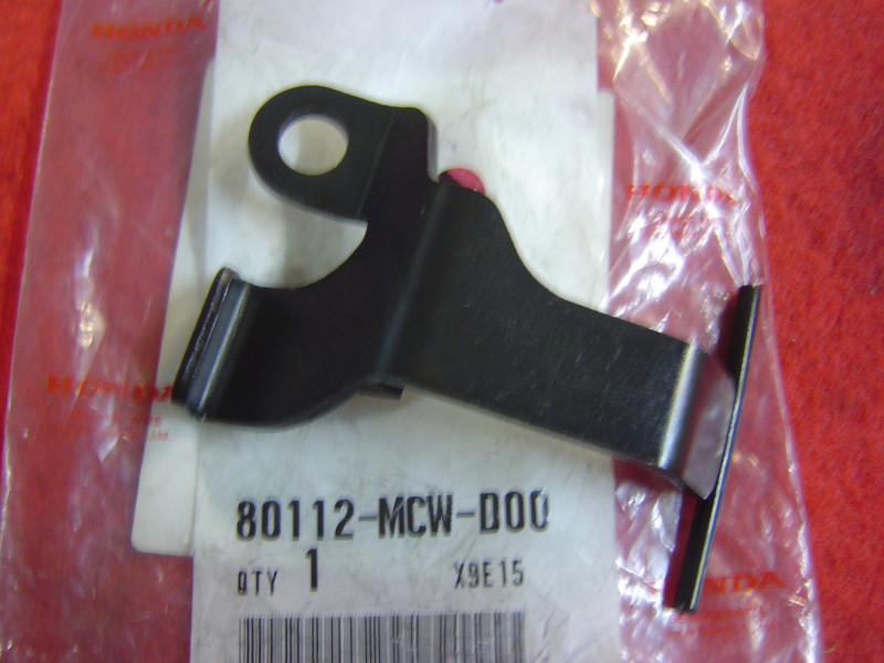 Attache Batterie Honda VFR800 02-13 | Réf. 80112MCWD00