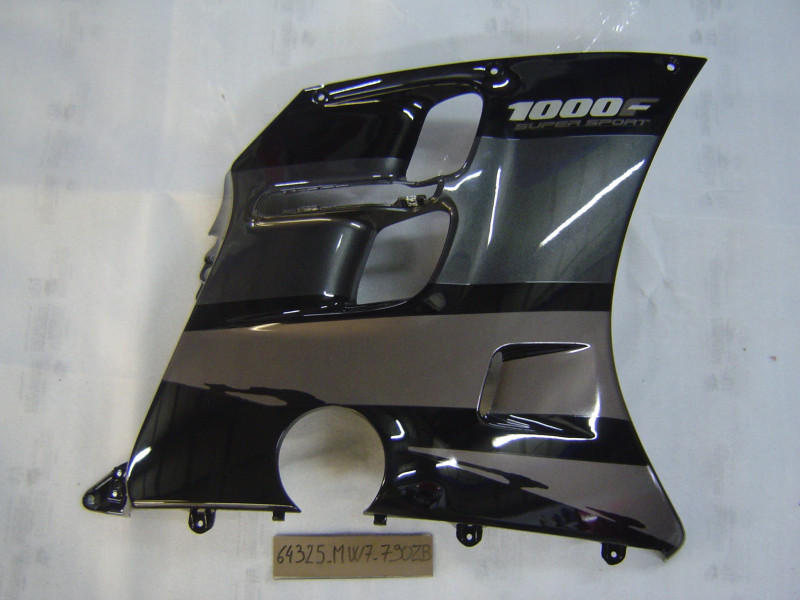 Flanc de carénage coté droit HONDA CBR1000F 64325-MW7-790ZB