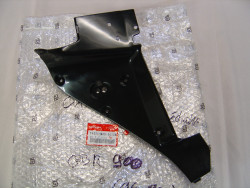 Cache dans carénage coté droit de CBR900RR 96/97 code couleur NH1