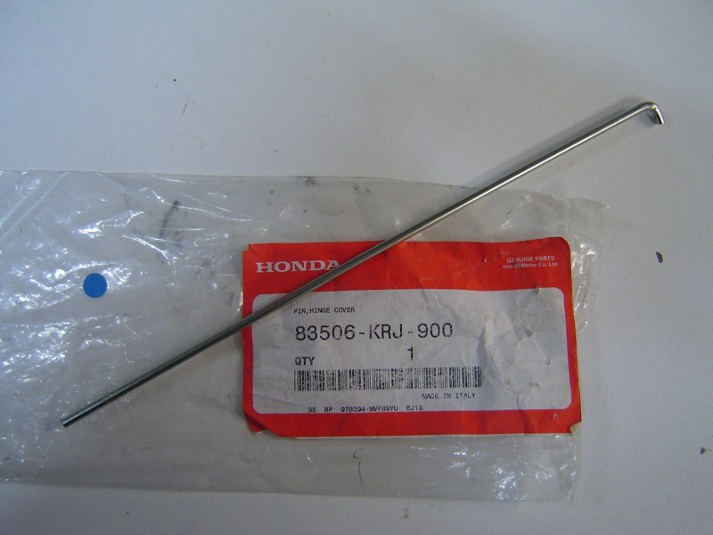 Axe cache charnière siège Honda FES125 - 83506KRJ900