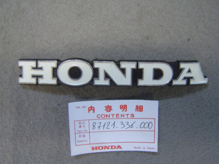 Emblème réservoir droit CB125K5 Honda – Réf. 87121336000