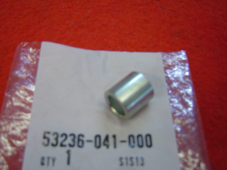 Entretoise Honda C50 C70 C90 CB1300 – Réf. 53236041000