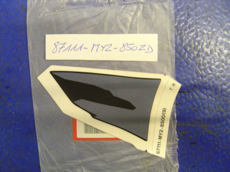 Décor côté droit type9 Honda NX650R 1994 - Réf. 87111MY2850ZD