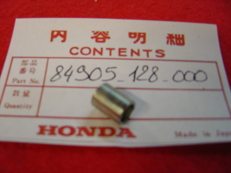 Entretoise garde boue AR Honda CB125T - Réf. 84905128000