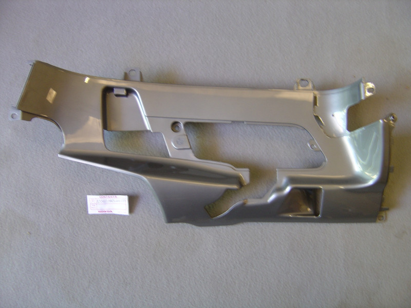 Cache latéral Honda PC800 89 - Réf. 83520MR5000ZB