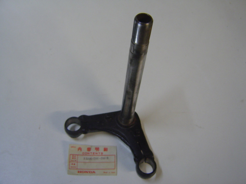 Té de fourche inférieur 25mm Honda C320A - Réf. 53200031010B