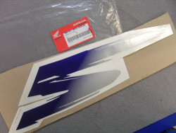 Décor réservoir droit CB500 1998 Honda - Réf. 86151MY5G00ZC